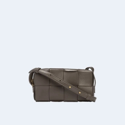 보테가 베네타 미니 카세트 크로스바디백